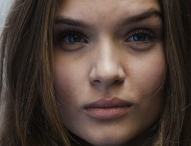 Η Josephine Skriver στρέφει όλα τα βλέμματα πάνω της και όχι άδικα (φωτό, βίντεο)